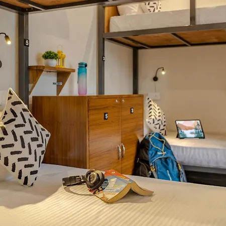 Zostel Plus Rishikesh, Mohanchatti Exterior photo