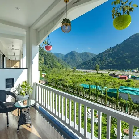 Zostel Plus Rishikesh, Mohanchatti Exterior photo