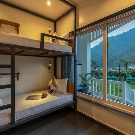 Zostel Plus Rishikesh, Mohanchatti Exterior photo