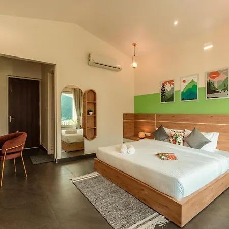 Zostel Plus Rishikesh, Mohanchatti Exterior photo