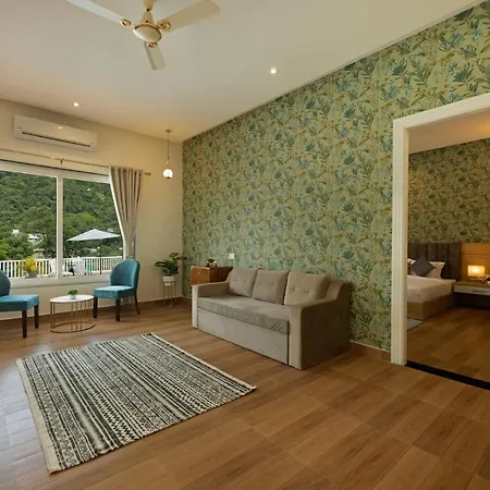 Zostel Plus Rishikesh, Mohanchatti Exterior photo